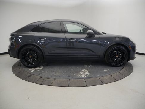 Certified 2026 Porsche Macan 4 Electric AWD/4WD image 8