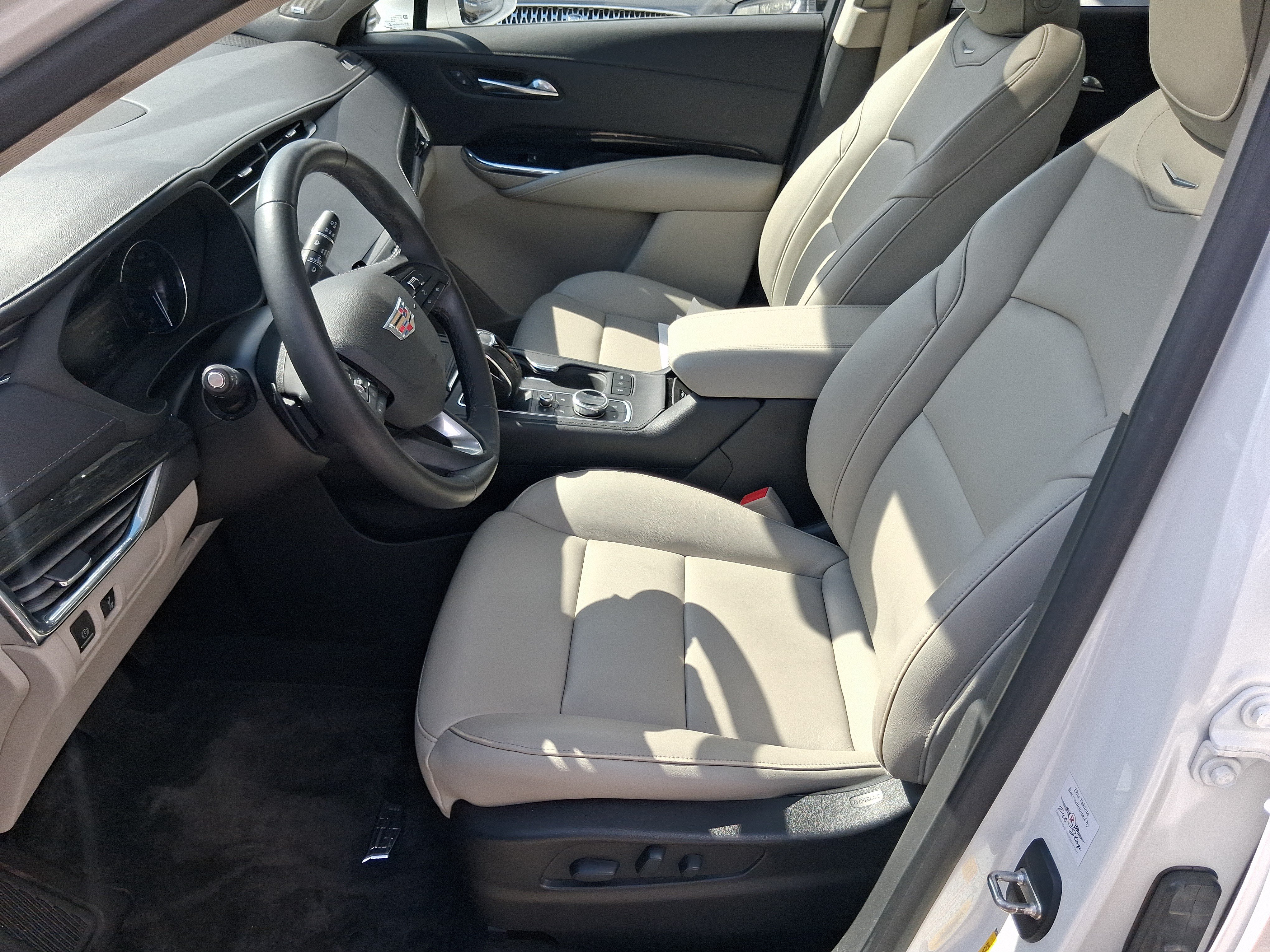 Used 2019 Cadillac XT4 Premium Luxury w/ Enhanced Visibility Package FWD image 12