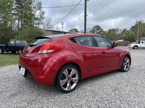 Used 2013 Hyundai Veloster w/ Style Pkg image 6
