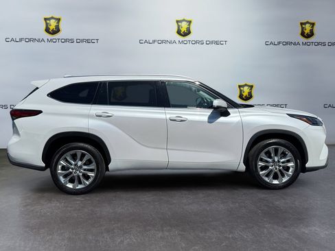Used 2023 Toyota Highlander Limited FWD image 6
