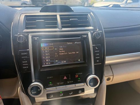 Used 2012 Toyota Camry LE image 19