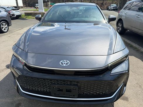 Used 2024 Toyota Crown image 2