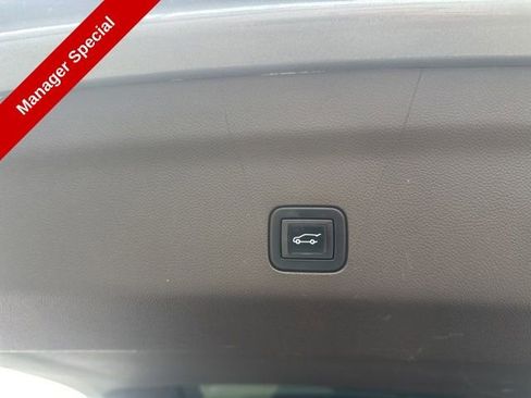 Used 2022 GMC Yukon SLT AWD/4WD image 30