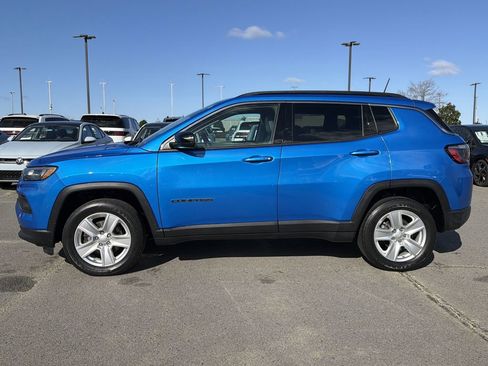 Used 2022 Jeep Compass Latitude AWD/4WD image 2