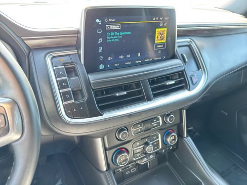 Used 2024 Chevrolet Suburban LT AWD/4WD image 16