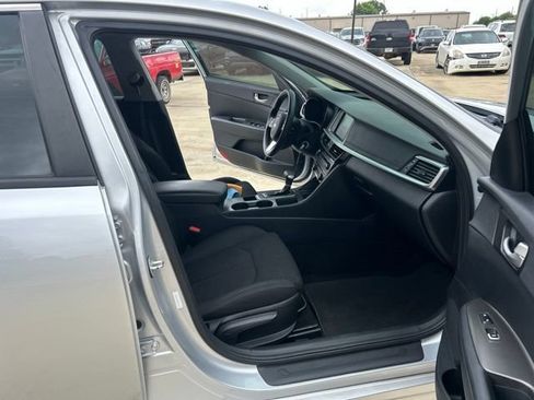 Used 2019 Kia Optima LX FWD image 21