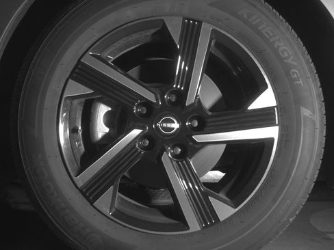 Used 2025 Nissan Sentra SV FWD image 12