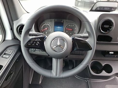 Used 2026 Mercedes-Benz Sprinter 2500 image 17