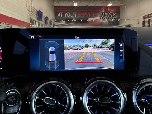 Used 2025 Mercedes-Benz GLA 250 image 37