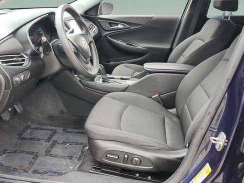 Used 2017 Chevrolet Malibu LT image 10