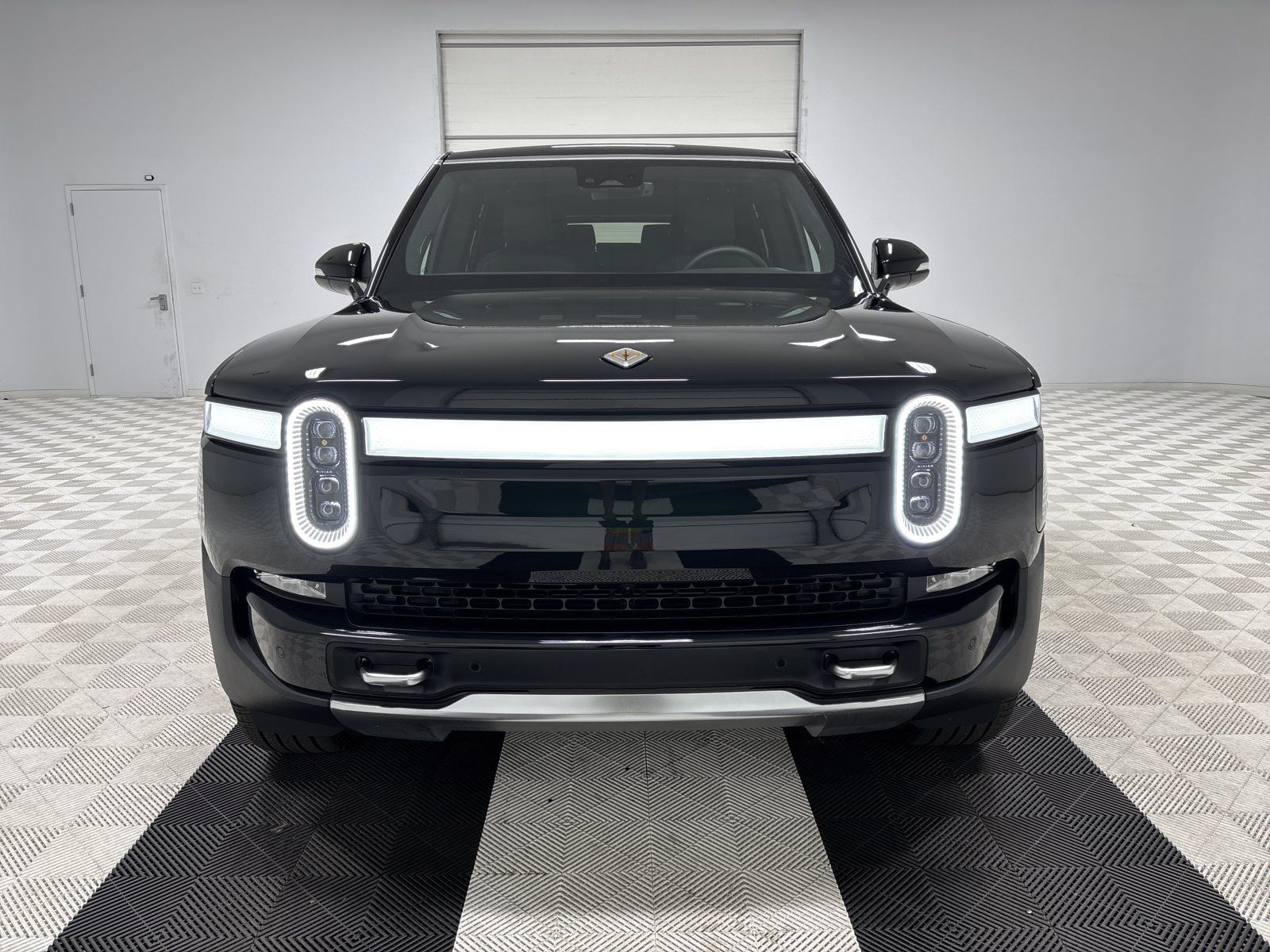 Used 2023 Rivian R1S Adventure Quad AWD/4WD image 8