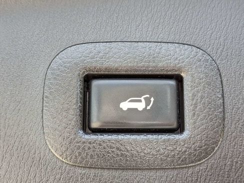Used 2020 Nissan Armada SL w/ Premium Package RWD image 16