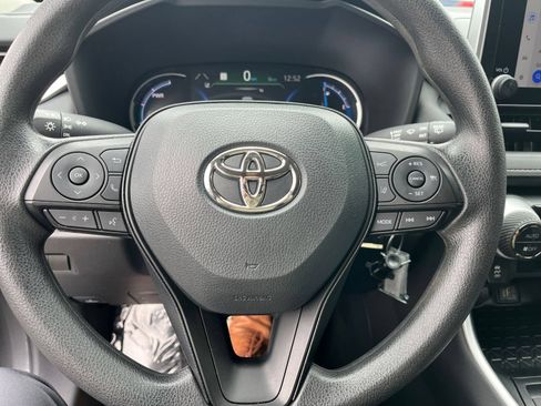 Used 2025 Toyota RAV4 LE AWD/4WD image 28