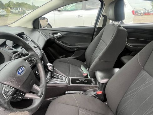 Used 2015 Ford Focus SE FWD image 6