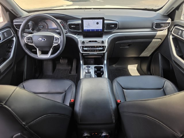 Used 2021 Ford Explorer XLT w/ Equipment Group 202A AWD/4WD image 8