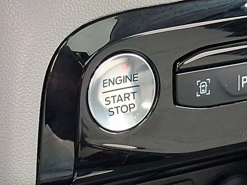 Used 2023 Ford Escape Platinum w/ Premium Technology Package image 25