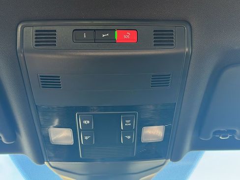 Used 2025 Volkswagen Jetta Sport image 29