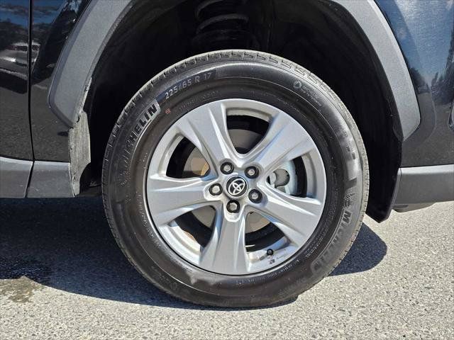 Used 2025 Toyota RAV4 LE AWD/4WD image 9