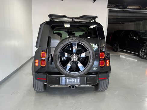 Used 2020 Land Rover Defender 110 HSE image 16