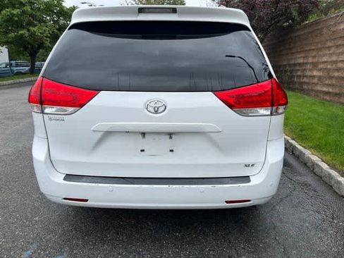 Used 2013 Toyota Sienna XLE FWD image 5