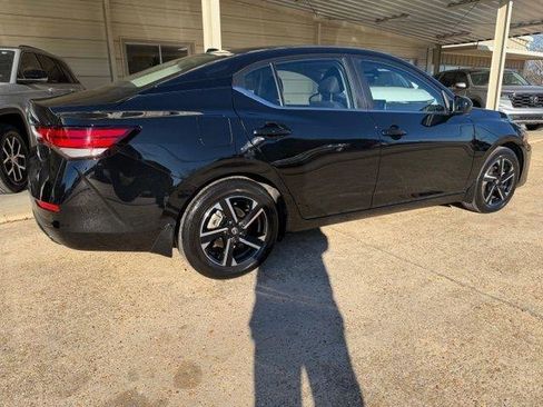 Used 2025 Nissan Sentra SV FWD image 4
