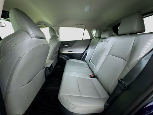 Used 2022 Toyota Venza XLE image 21