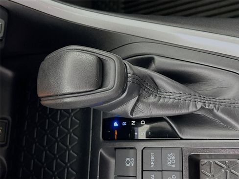 Certified 2025 Toyota RAV4 XLE AWD/4WD image 15