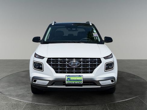 Used 2023 Hyundai Venue Limited FWD image 2