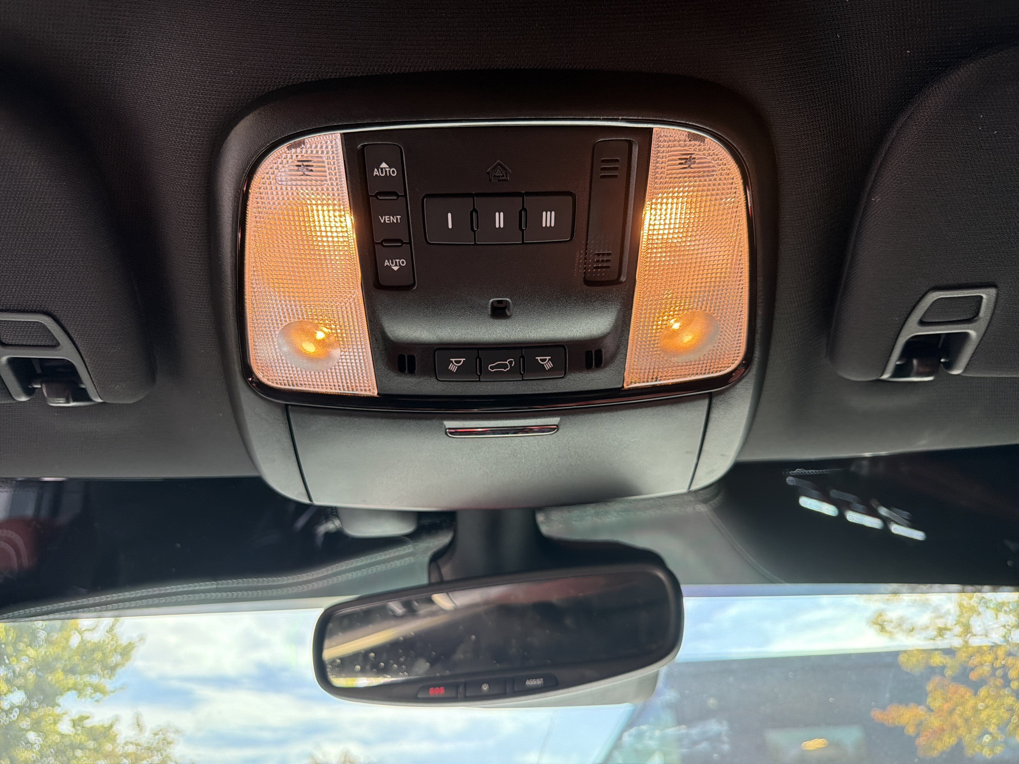 Used 2023 Dodge Durango SRT AWD/4WD image 24