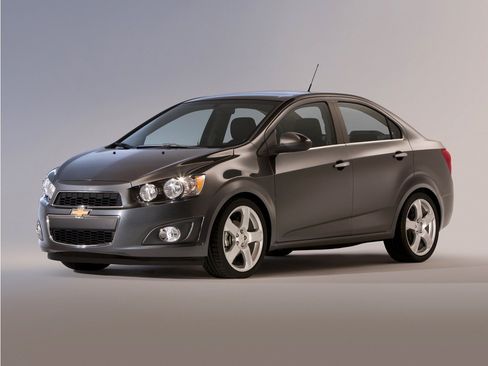 Used 2013 Chevrolet Sonic LT FWD image 1