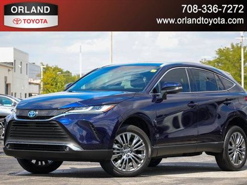 Certified 2024 Toyota Venza XLE image 1