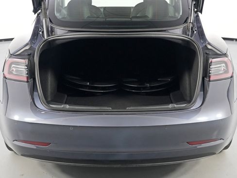 Used 2021 Tesla Model 3 Standard Range Plus image 9