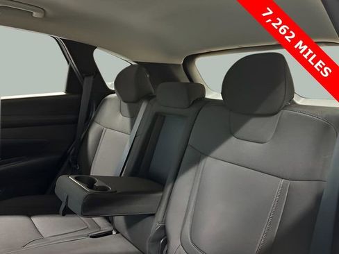 Used 2025 Hyundai Tucson SE image 11