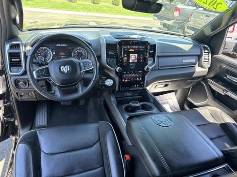 Used 2025 RAM 1500 Laramie AWD/4WD image 10