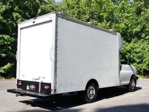 Used 2021 Chevrolet Express 3500 w/ Power Convenience Package RWD image 9