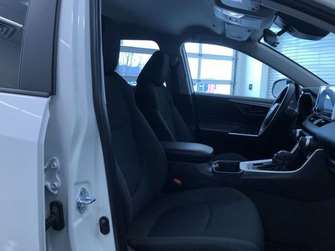 Certified 2025 Toyota RAV4 LE image 22