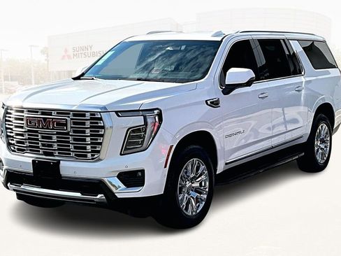 Used 2025 GMC Yukon XL Denali image 1