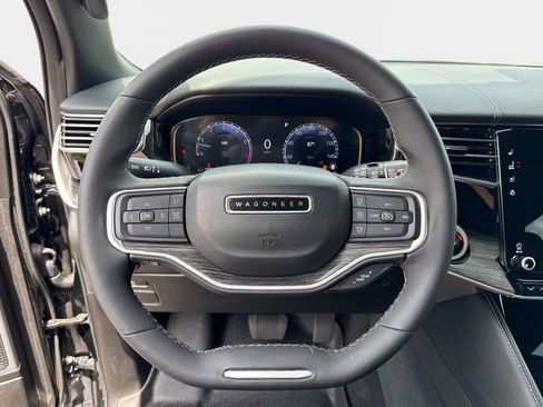 Used 2024 Jeep Wagoneer L Series III w/ Flexible Seating Group AWD/4WD image 27