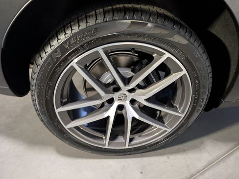 New 2026 Porsche Macan image 17