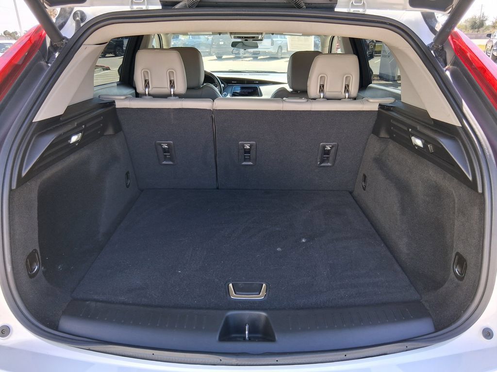 Used 2023 Cadillac XT4 Luxury FWD image 6