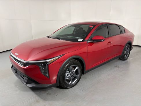 New 2026 Kia K4 LXS image 4