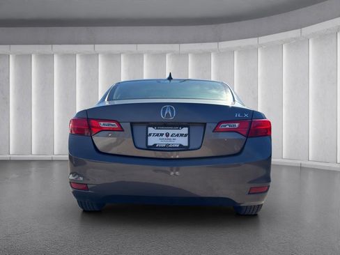 Used 2013 Acura ILX w/ Technology Package image 4