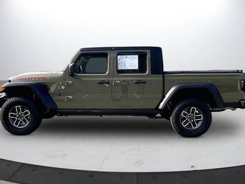 Certified 2025 Jeep Gladiator Mojave w/ Convenience Group AWD/4WD image 5