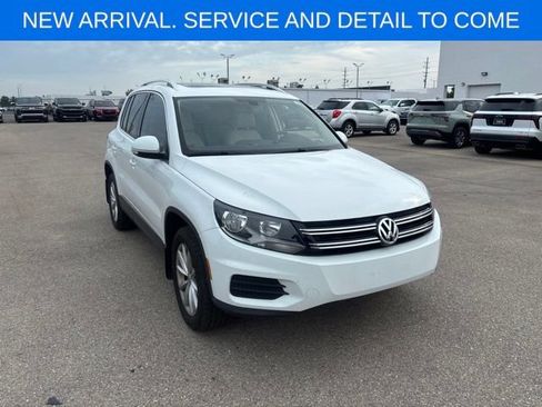Used 2017 Volkswagen Tiguan Wolfsburg Edition AWD/4WD image 5