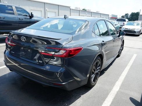 Used 2025 Toyota Camry SE FWD image 12