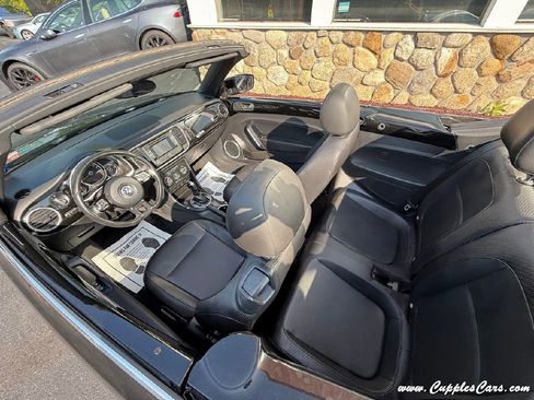 Used 2013 Volkswagen Beetle 2.5 image 28
