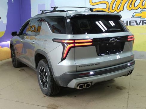 Used 2024 Chevrolet Traverse Z71 image 6