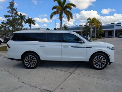 Used 2025 Lincoln Navigator L Black Label image 3