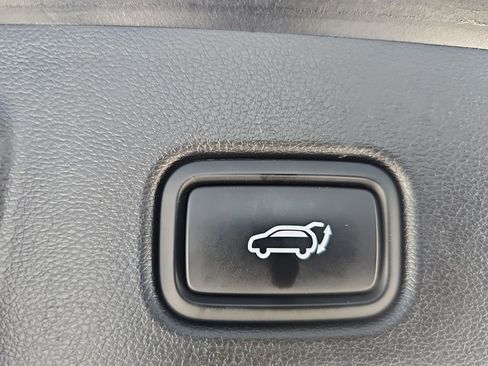 Certified 2023 Hyundai Tucson Limited AWD/4WD image 41