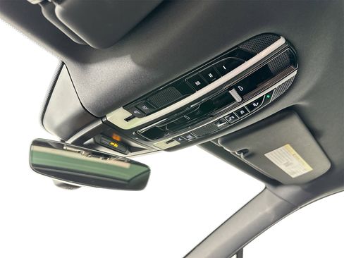 Certified 2020 Porsche Cayenne image 25